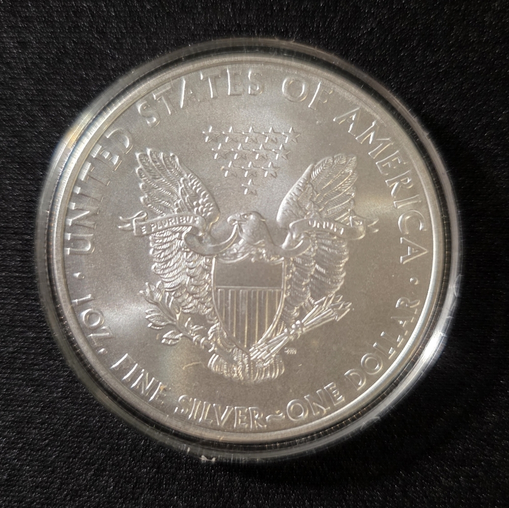1 Troy Oz Silver Coin with Lady Liberty - Picture 4 of 4